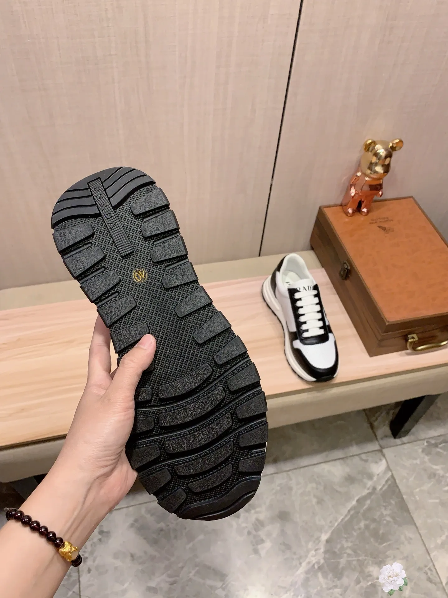 Men's Men's Shoes💰420💰💰🎩🎩[Lightning][Lightning] "PRADA*" The latest and most popular casual shoes, top brand [seduce] luxury~purchase, top~quality. [Strong] The upper is made of imported breathable cowhide with material ➕ breathable sheepskin feet (•) and fine workmanship. The original stylish and stylish soft rubber wear-resistant and non-slip outsole is light and comfortable on the feet. The real thing looks better when photographed. 085: code: 38-44, 3️⃣ colors selected